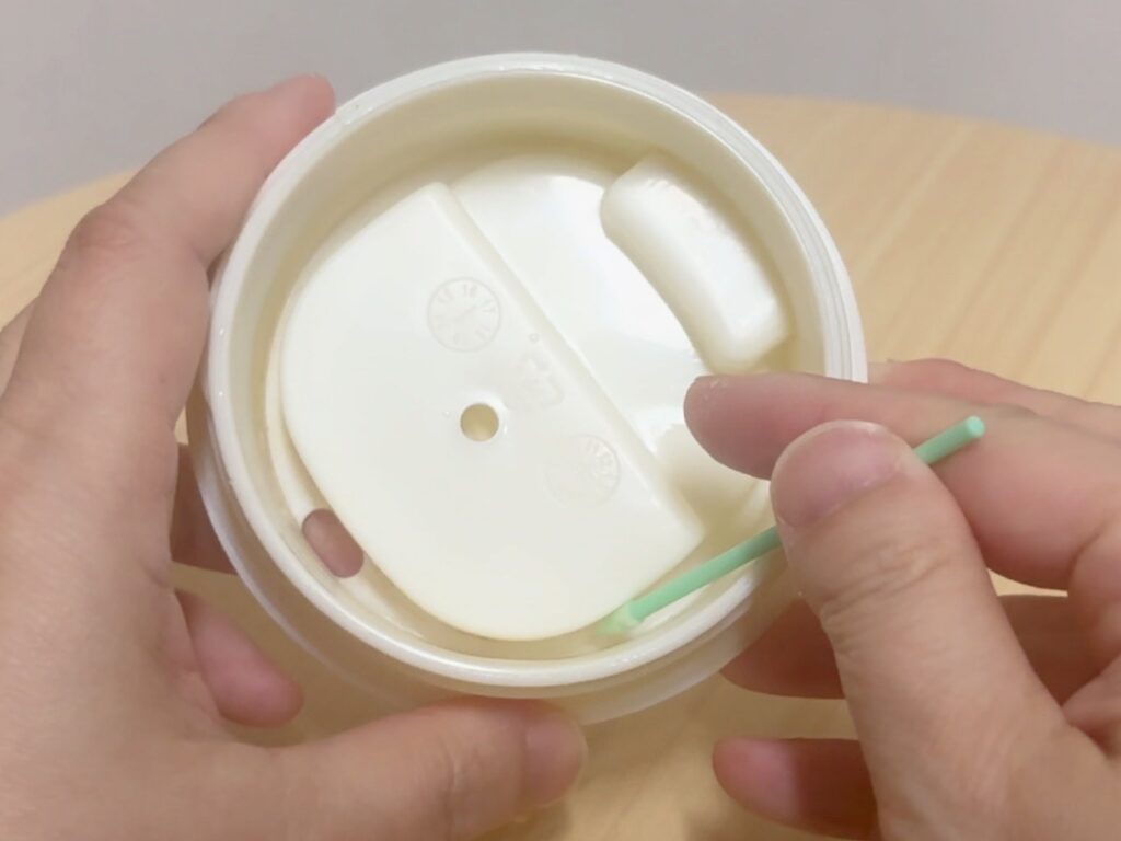 タンブラーの洗いにくい溝の掃除