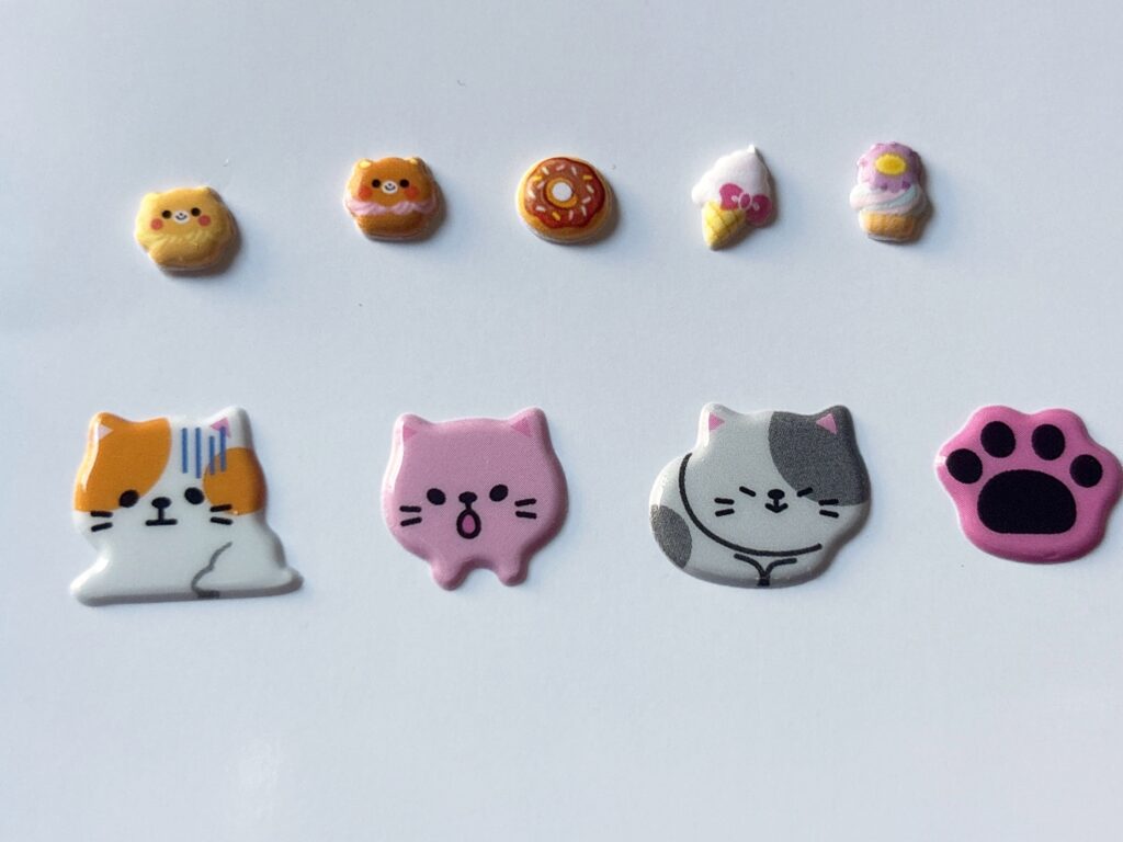 100均のシール帳にシールを貼った